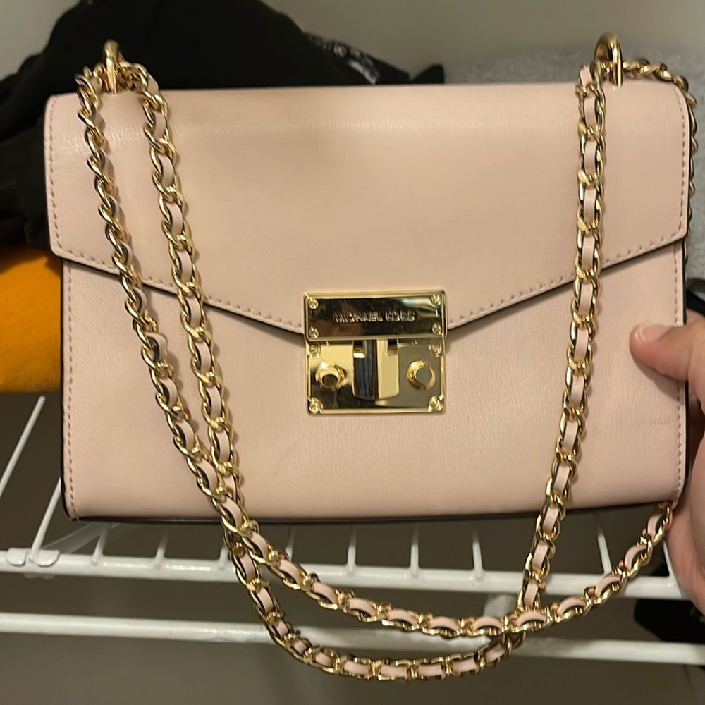 Beautiful blush pink mk bag. Never used.